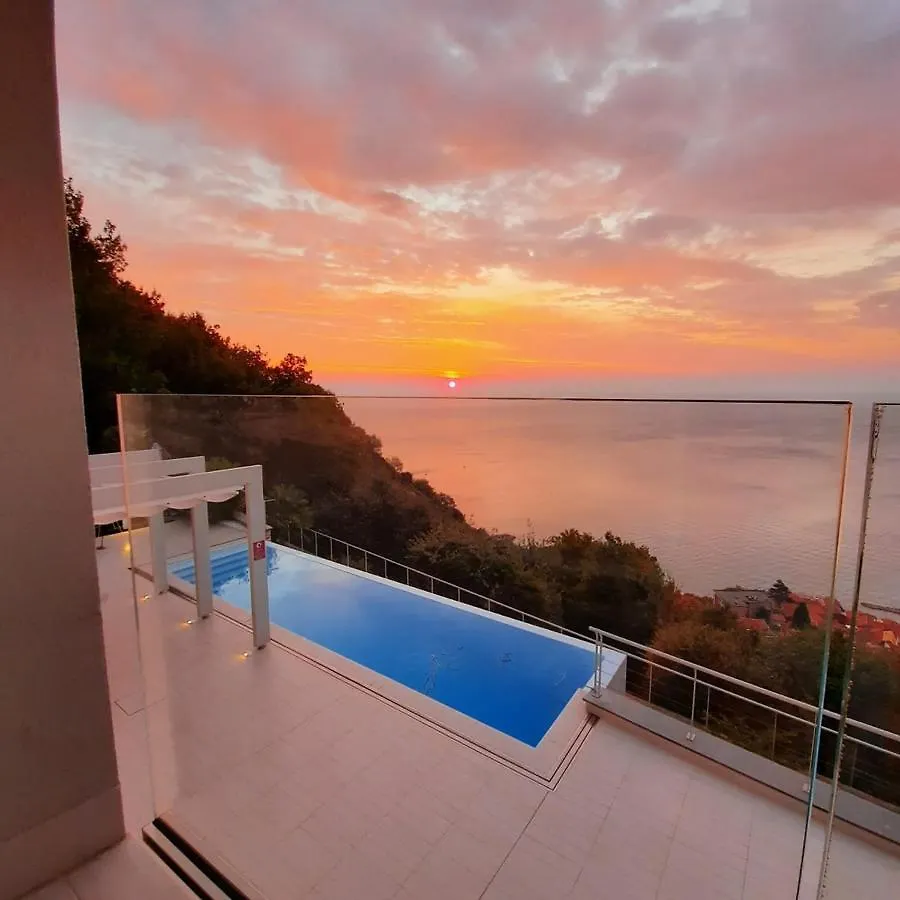 Bergeggi Tindari Sunrise Apartment 0*,