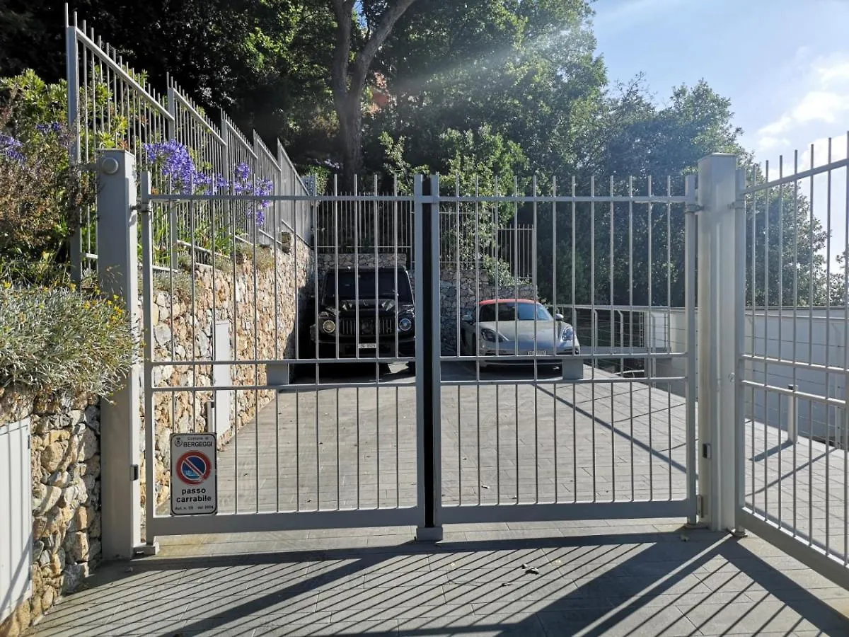 Bergeggi Tindari Sunrise Apartment 0*,  Italy